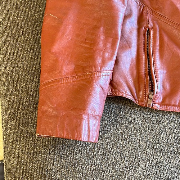 Vintage Beautiful Leather Jacket ( with no Brand Label). See Pics - Picture 8 of 16
